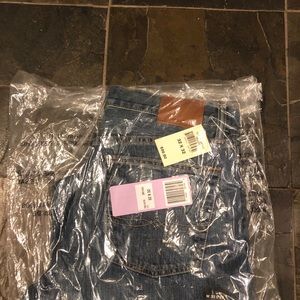 NWT still in plastic! Lucky 32x32 181 straight